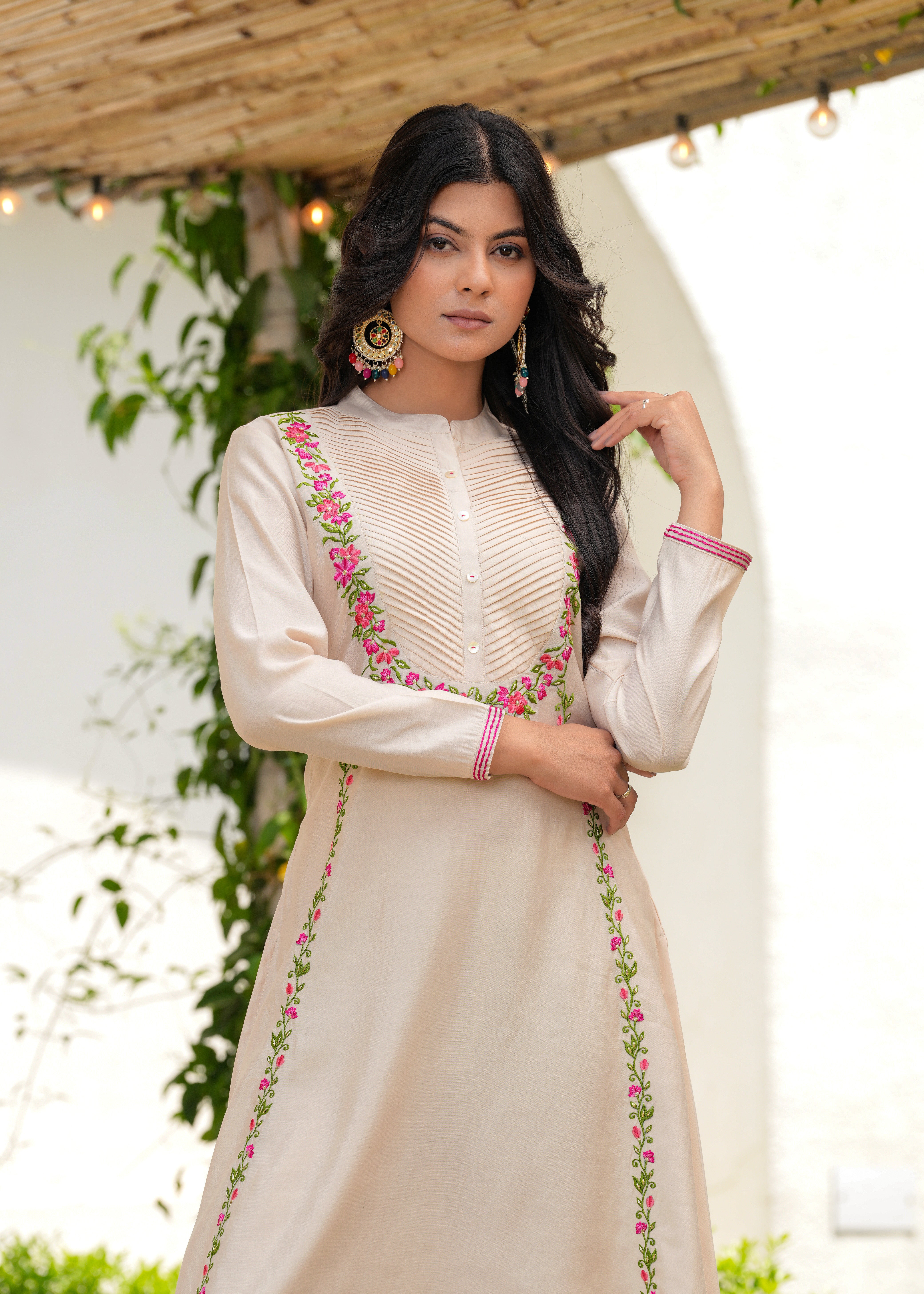 Ivory Floral Resham Emrboidered Kurta Set