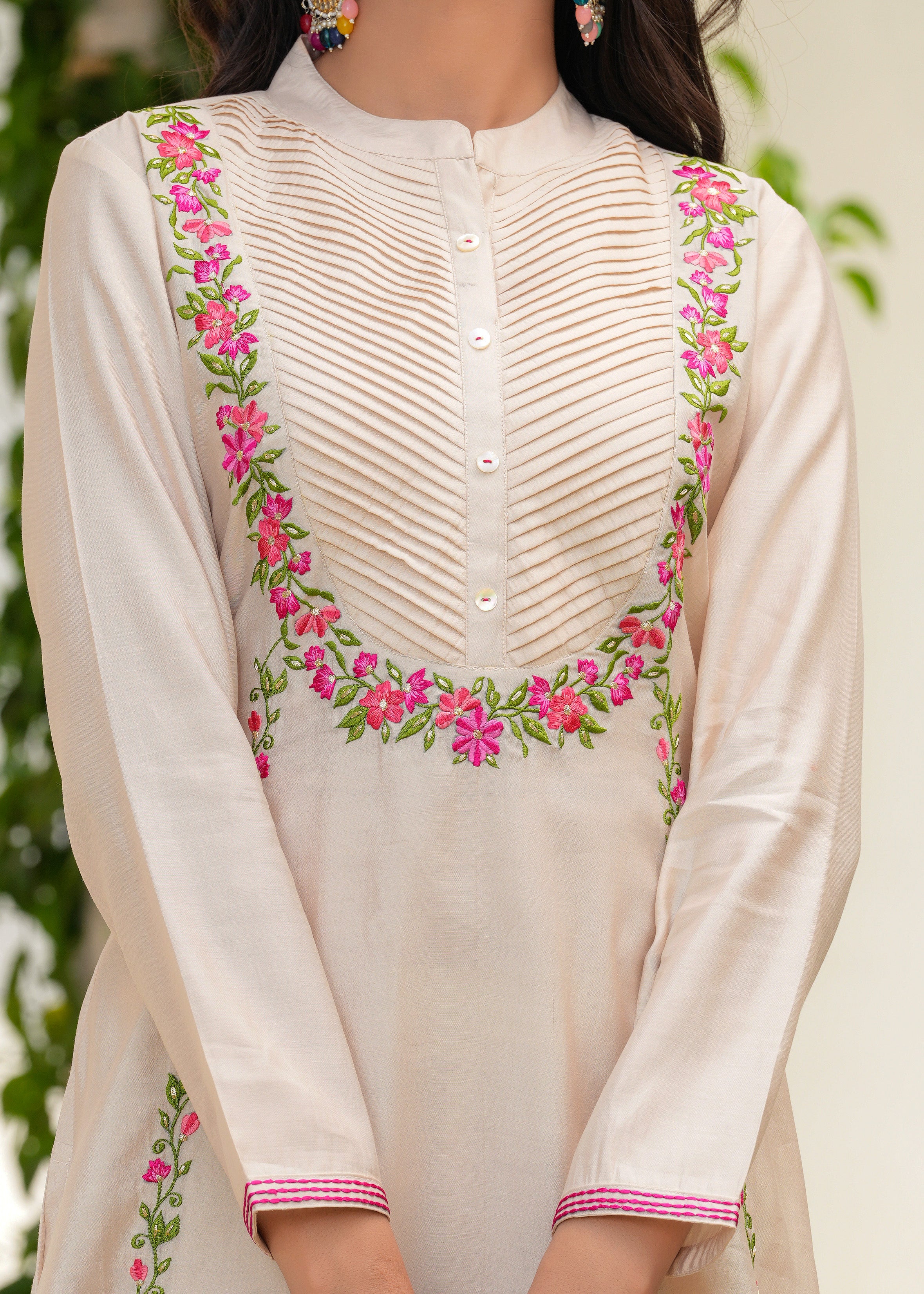 Ivory Floral Resham Emrboidered Kurta Set