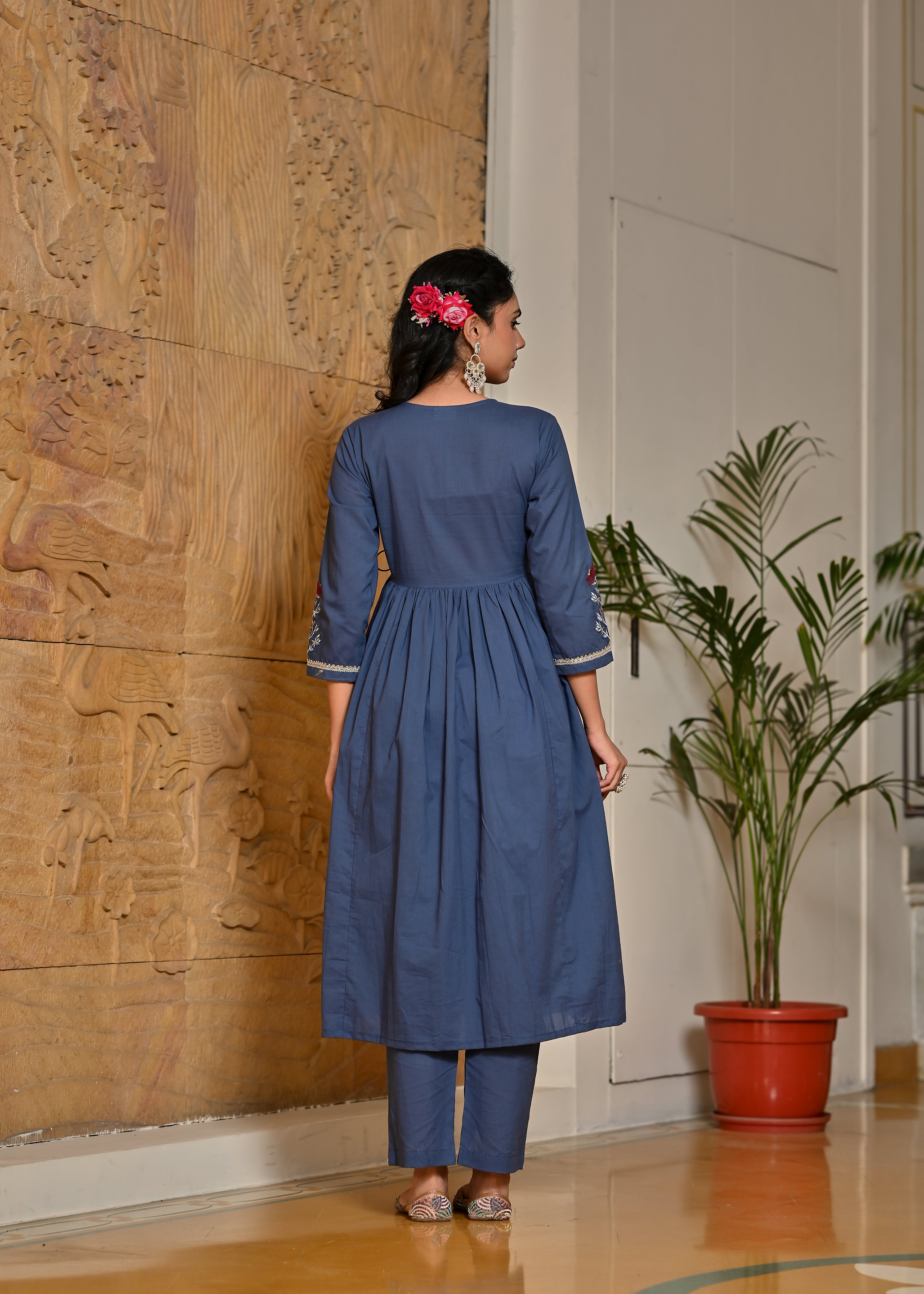 Neela Wrinkled Zari Work Anarkali Kurta Dupatta Set