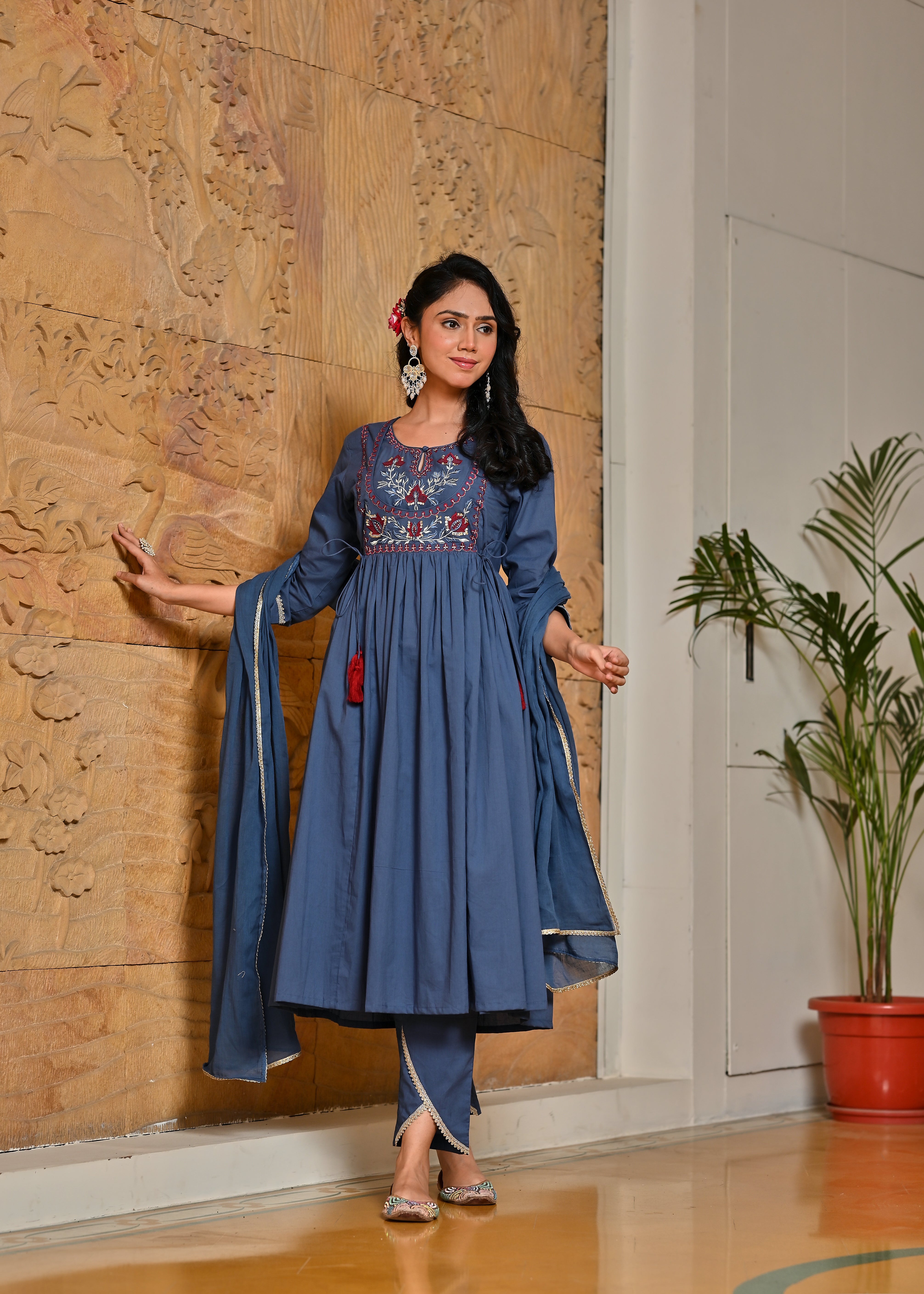 Neela Wrinkled Zari Work Anarkali Kurta Dupatta Set