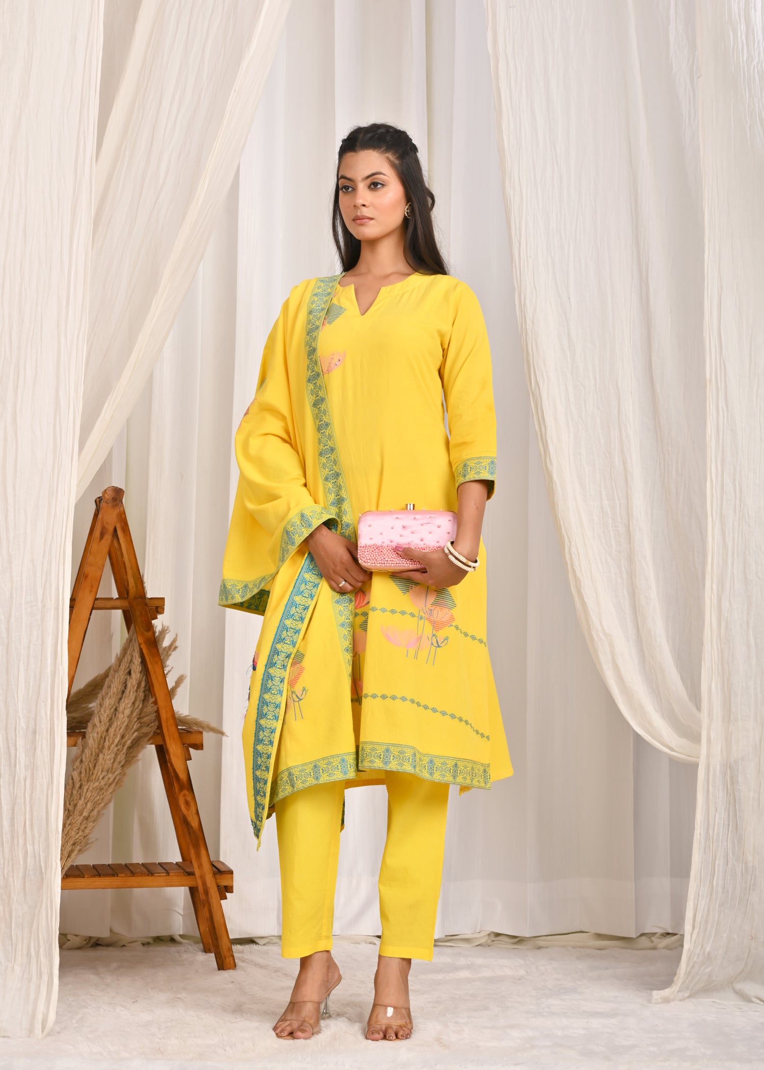 Sunehri Nazakat Hand Embroidered Kurta Dupatta Set