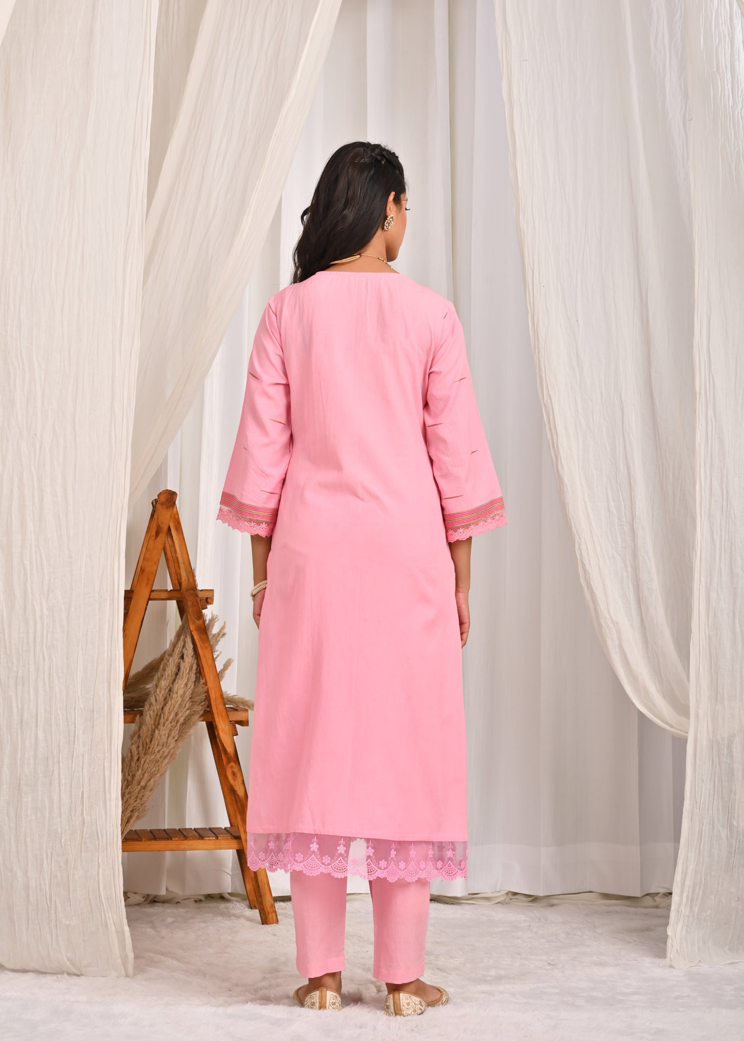 Gulabi Nazakat Hand Embroidered Kurta Dupatta Set