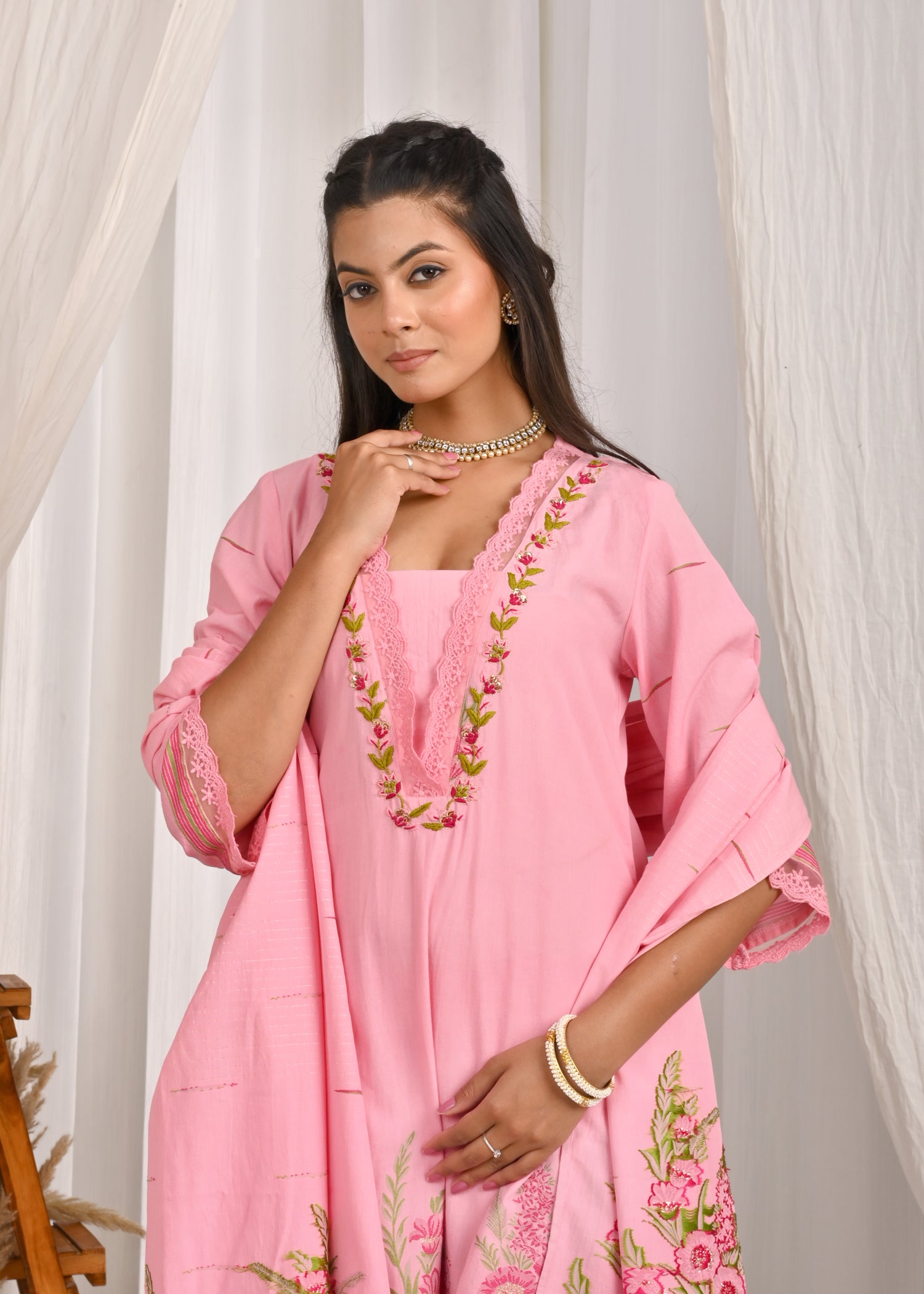 Gulabi Nazakat Hand Embroidered Kurta Dupatta Set
