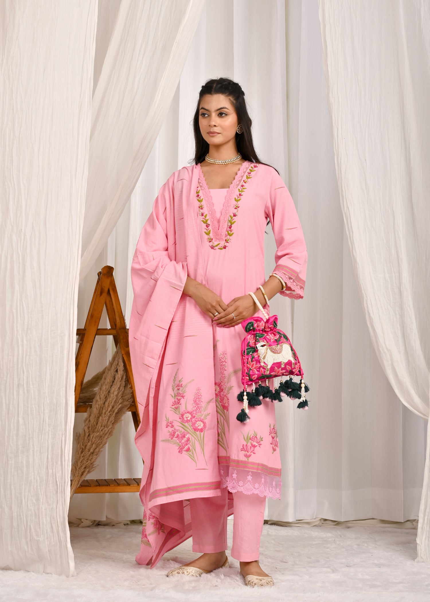 Gulabi Nazakat Hand Embroidered Kurta Dupatta Set